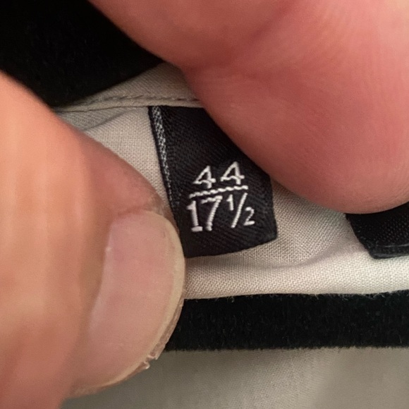 AUTHENTIC GUCCI MENS LIGHT GRAY BUTTON DOWN DRESS SHIRT IN EUC. - Picture 13 of 13